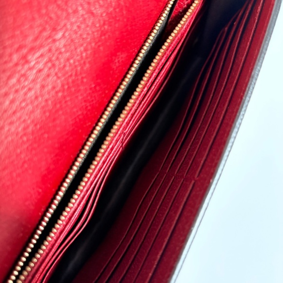 Gucci Supreme Tian Wallet in Chain - Picture 9 of 13